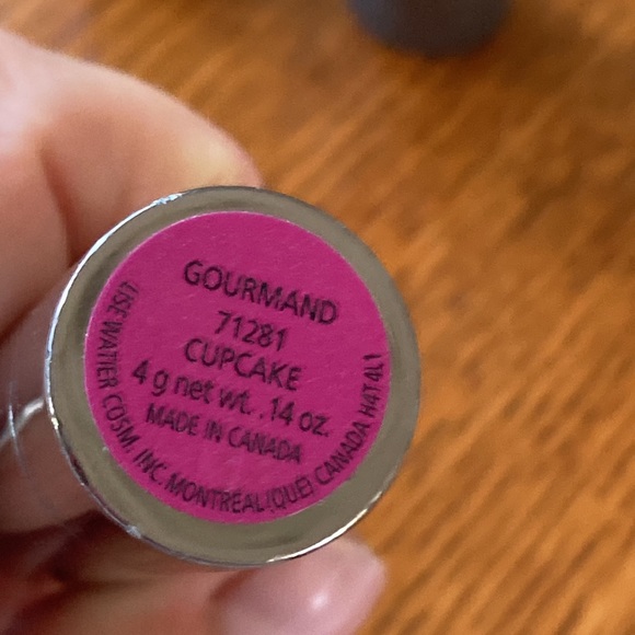Lise Watier 🇨🇦 Gourmand Cupcake & Gourmand Velour Pumpkin Pie Lipsticks 4g ea - Picture 7 of 9